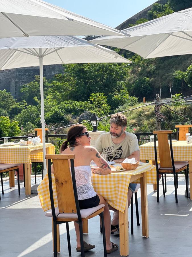 Hotel With Castle View Gjirokaster Exterior photo