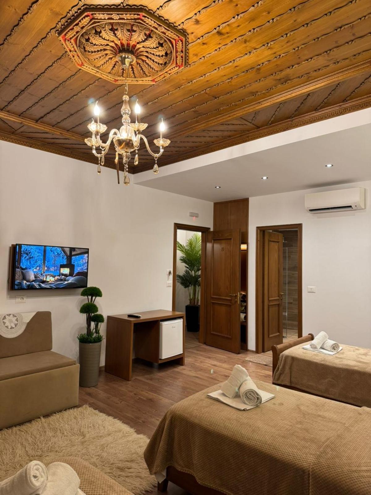 Hotel With Castle View Gjirokaster Exterior photo